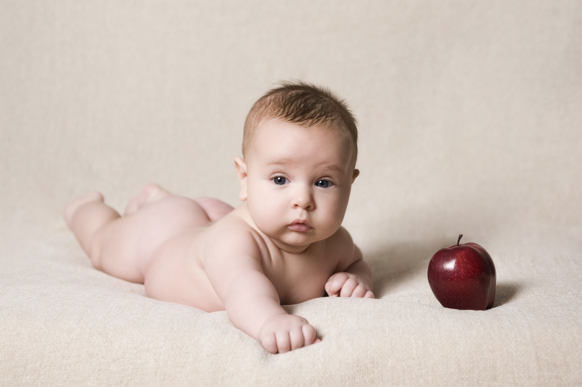 Newborn photoshoot props ideas