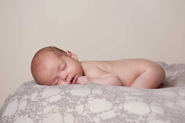 Newborn photos first days