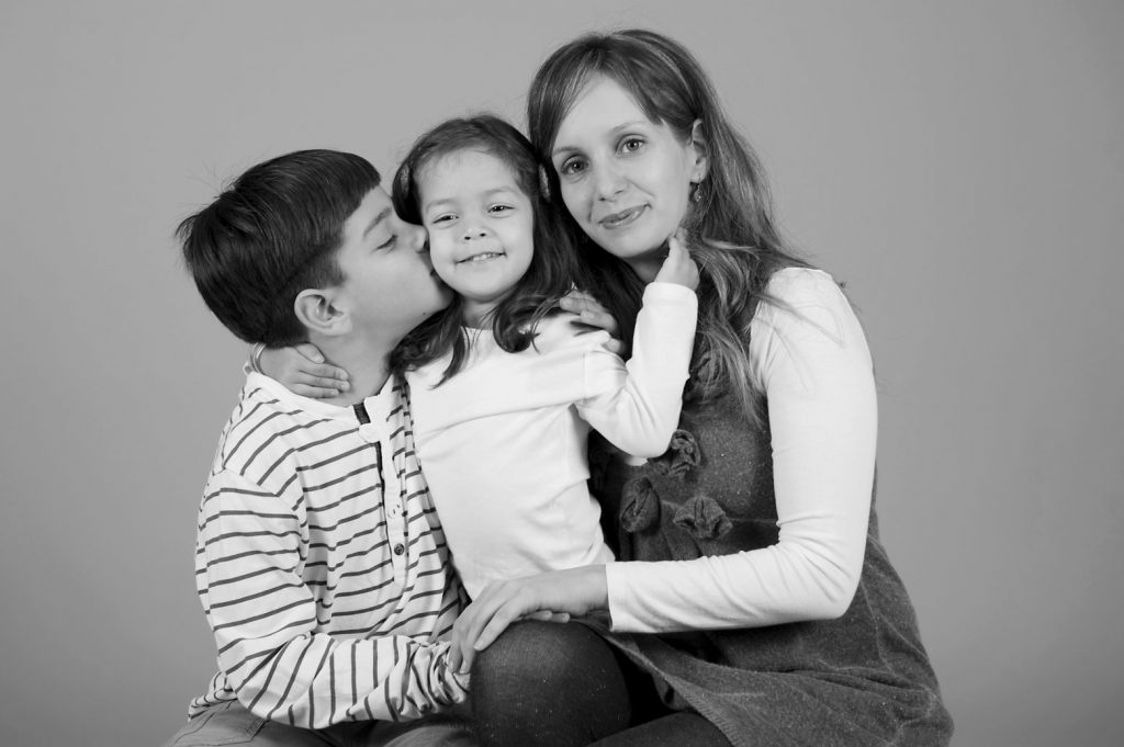 Best poses for a family photo shoot